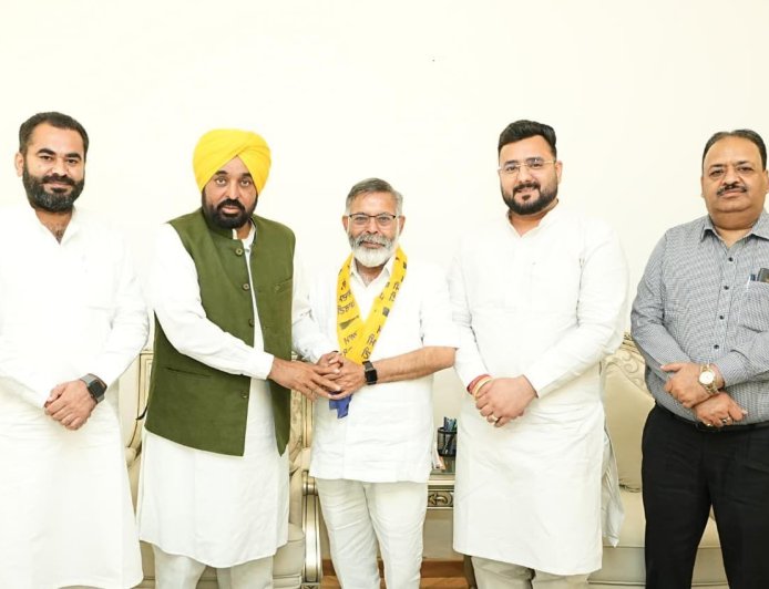 Senior BJP Leader Anil Kumar Sethi From Fazilka Joins AAP